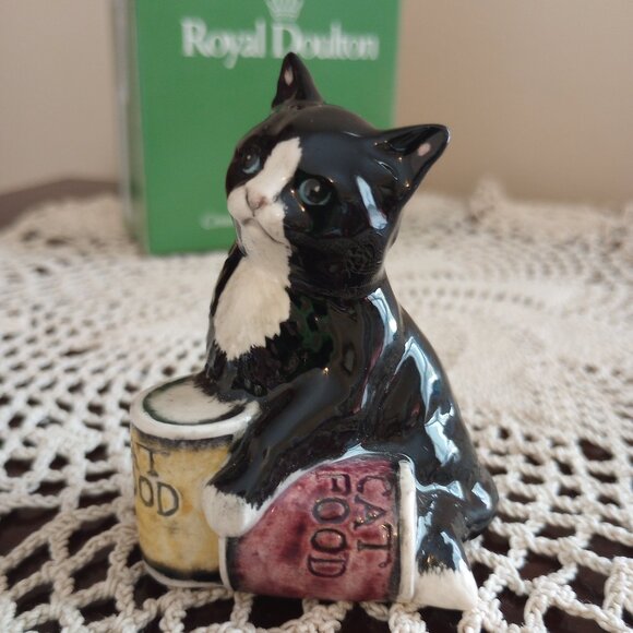 ***SOLD*** Black and White Tuxedo Cat Figurine - Picture 7 of 8